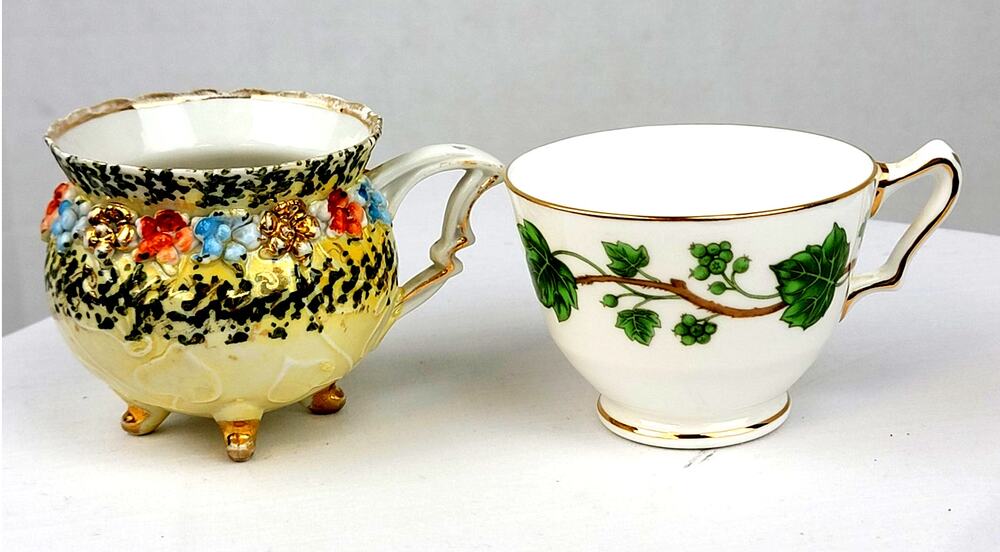 VNTG Tea Cups /4 Footed Japan Ornate Gold Gilded/ Crown Staffordshire Green Ivy
